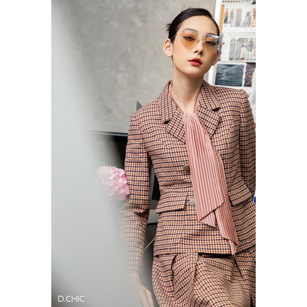 Áo vest ngắn dáng ôm cổ 2 ve 2 hàng cúc D.CHIC MS: 160482