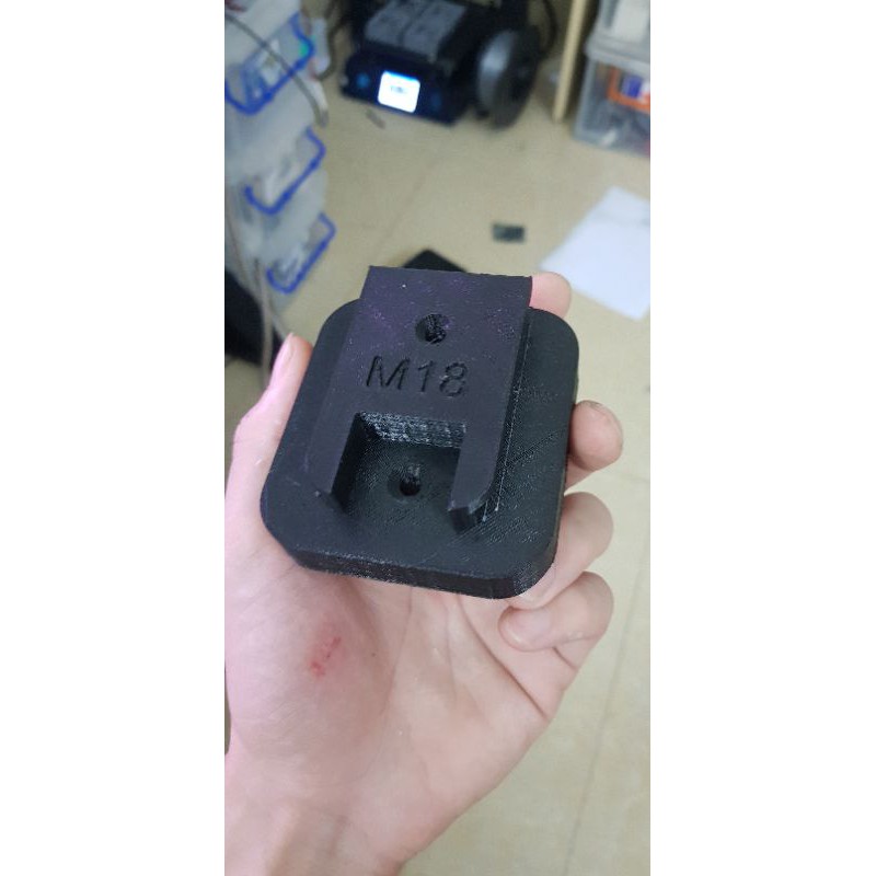 Giá treo máy milwake 18V siêu cứng