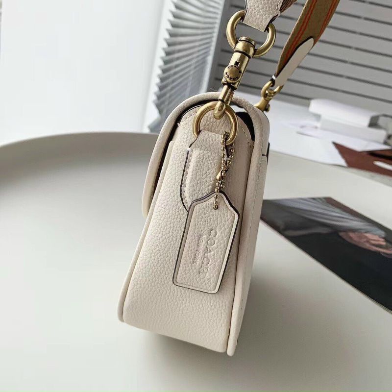 Túi COACH Willow Saddle có 5 màu