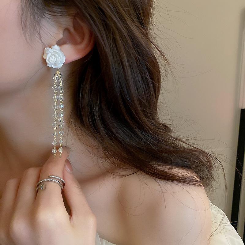 Bông tai hoa hồng màu trắng dãy pha lê thanh khiết BT286