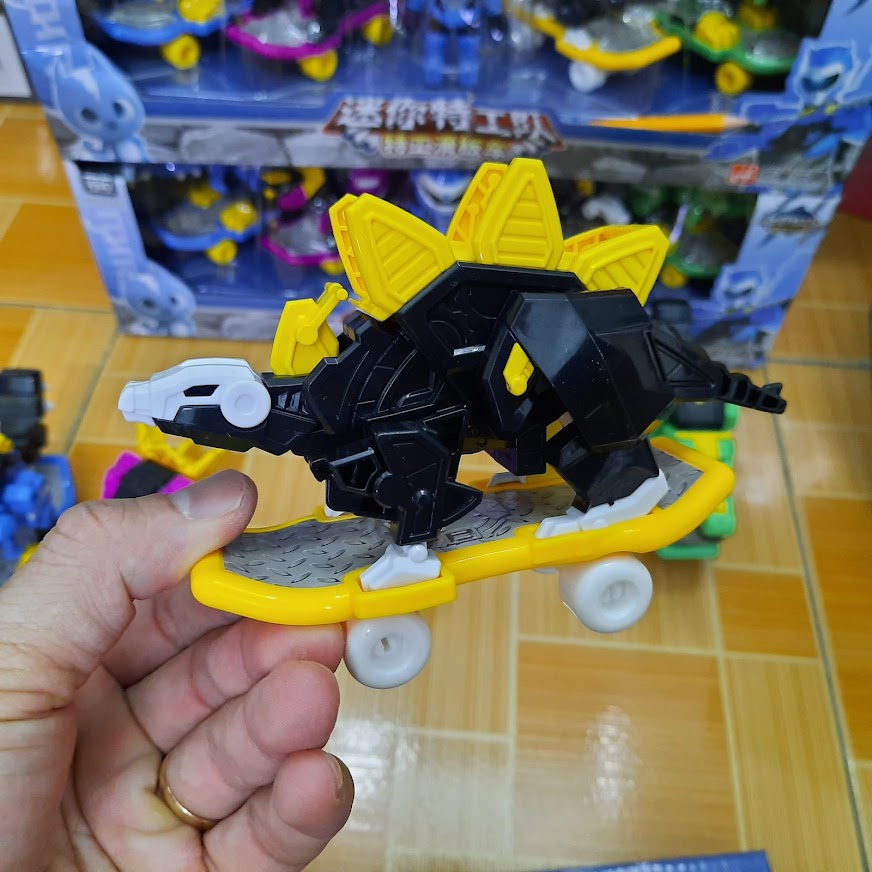 Bộ mô hình miniforce biệt đội siêu nhân nhí mini gồm 1 siêu nhân Volt tốc độ  và 4 khủng long cỡ nhỏ
