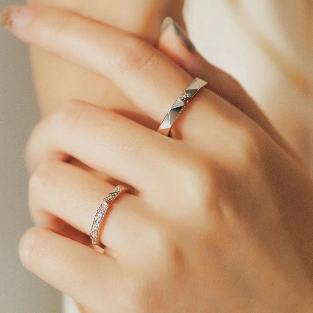 Cặp Nhẫn Đôi Nam Nữ Thiết Kế Sang Trọng