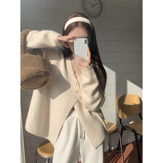 Áo len cổ V nút chéo