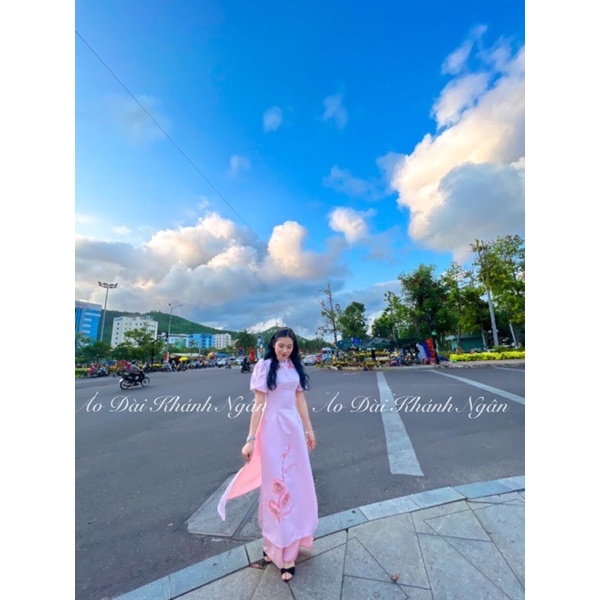 Áo dài cách tân thiết kế tay bồng hoa kết thủ công