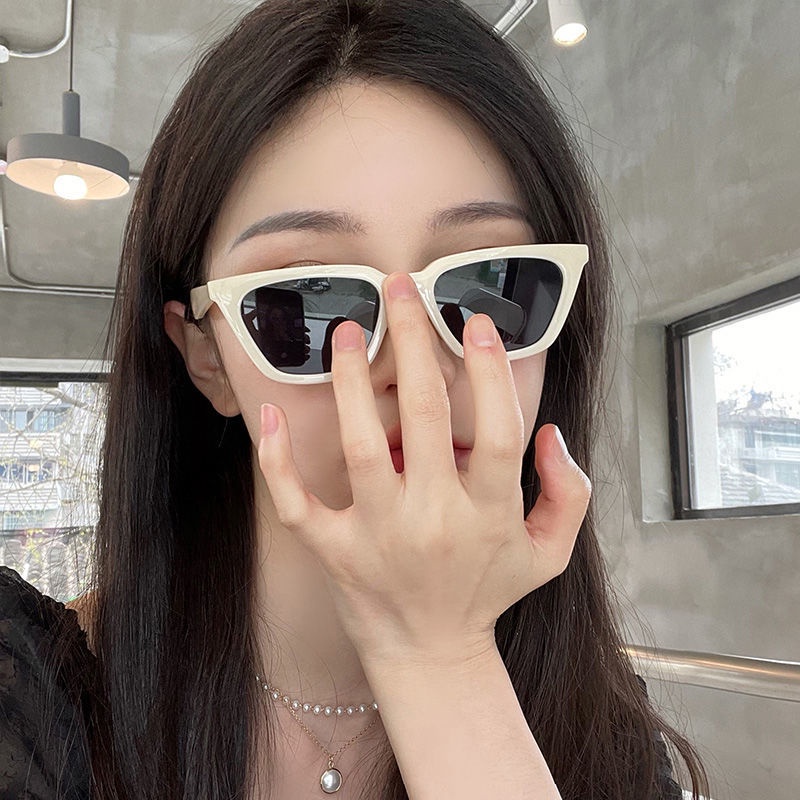 Kính Mát Chống Tia UV Kiểu Dáng Thời Trang