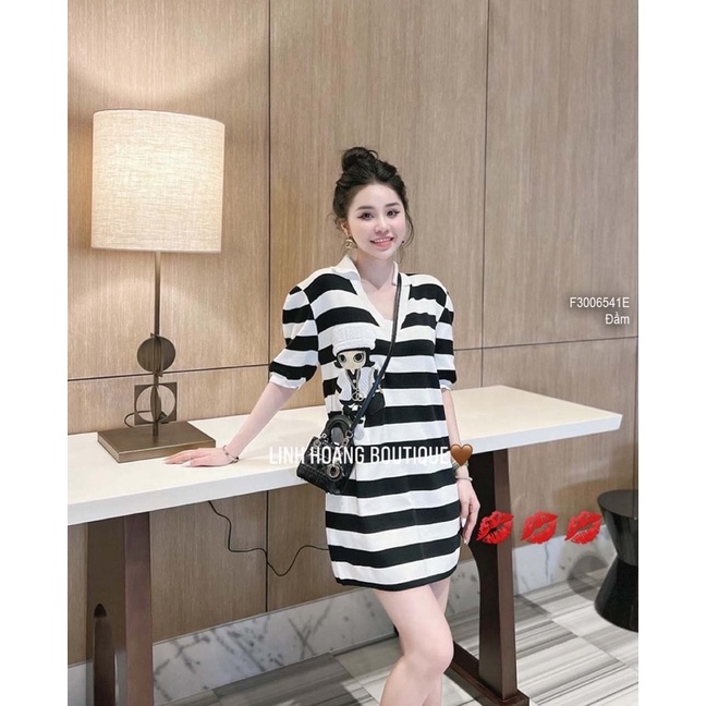 Đầm len sọc suông cô gái cổ tim bẻ