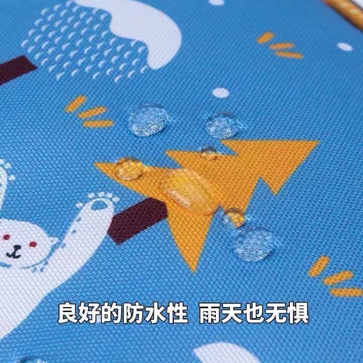 Xe máy nhận được 4, 5 lít túi chống thấm nước