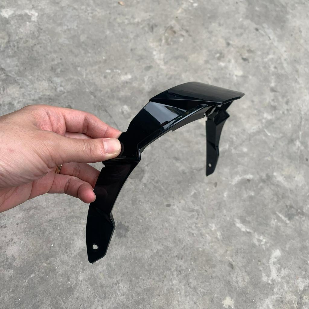 Đuôi Gió Pista Gắn Mũ Bảo Hiểm Fullface - HOT TREND