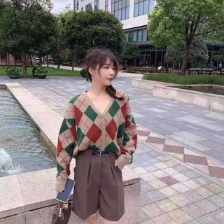 Áo cardigan cmm với V BTS