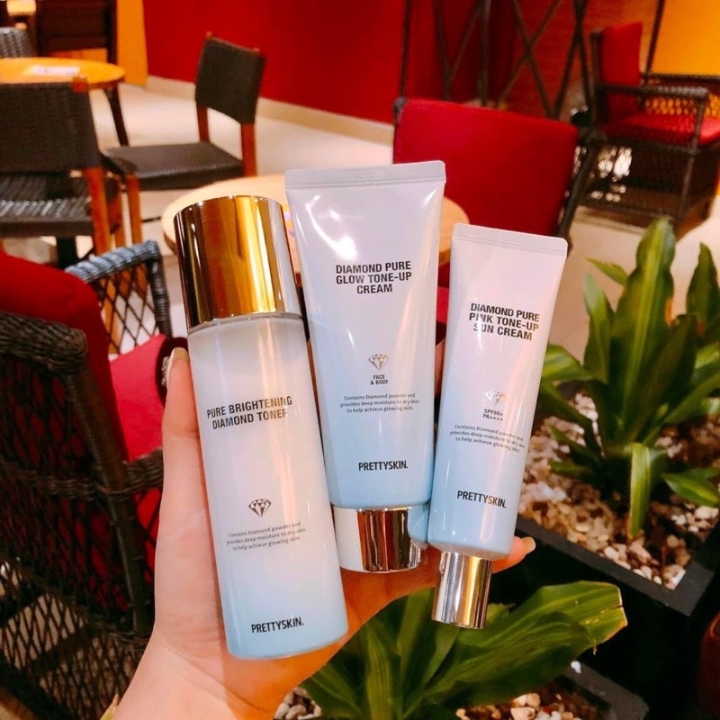 Toner và kem dưỡng nâng tone 𝐏𝐔𝐑𝐄  𝐃𝐈𝐀𝐌𝐎𝐍𝐃  𝐏𝐑𝐄𝐓𝐓𝐘𝐒𝐊𝐈𝐍 kim cương