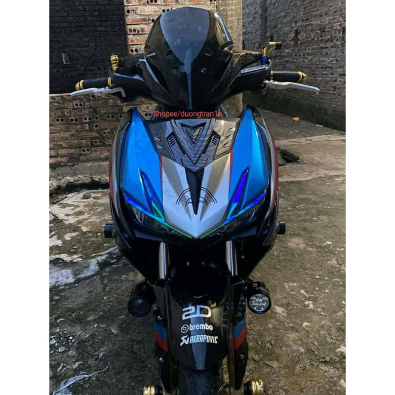 Mão Moto bóng và Chỉ mũi Winner X cacbon