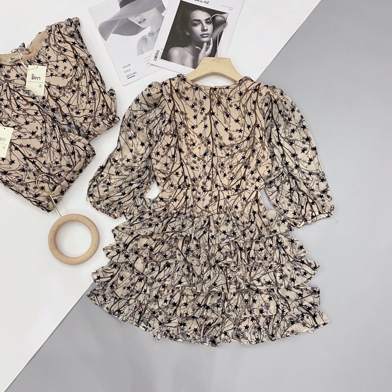 V726 Đầm Hoa Nhí Cổ Lọ Thanh Lịch , Chân Váy Xếp Bèo Sang Trọng, Vải Voan 2 Lớp Xịn Xò | BigBuy360 - bigbuy360.vn