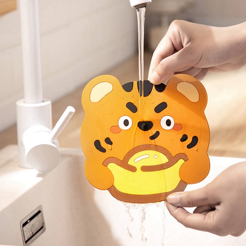 Tấm Lót Bàn Ăn Cách Nhiệt Chống Trượt/ Thấm Nước In Họa Tiết Hoạt Hình Dễ Thương Sáng Tạo