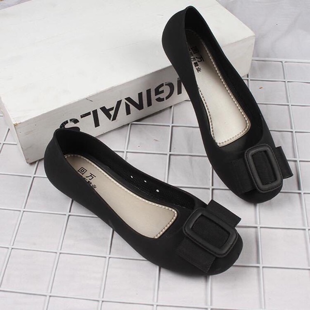  Giày bệt nữ nhựa tag vuông chống nước cực đẹp | BigBuy360 - bigbuy360.vn