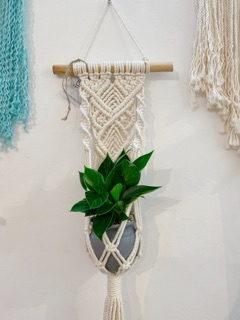 Dây treo chậu cây đan macrame màu trắng kem - Treo tường, trang trí nhà cửa