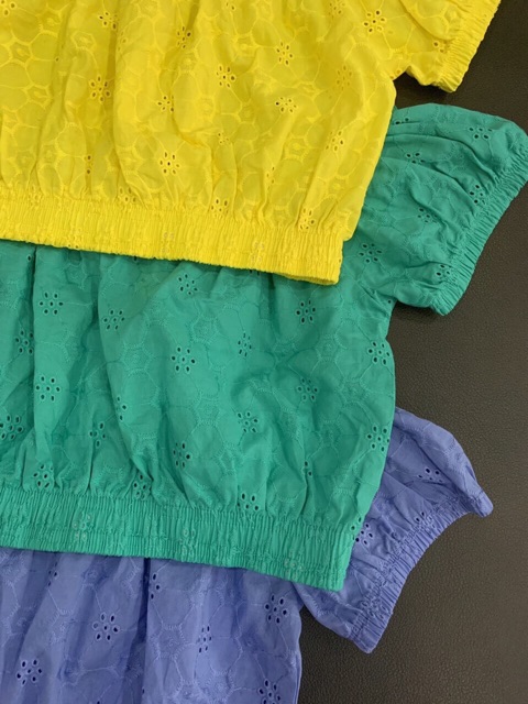 Áo croptop trễ vai