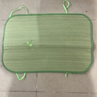 CHiếu cỏ nằm cho bé