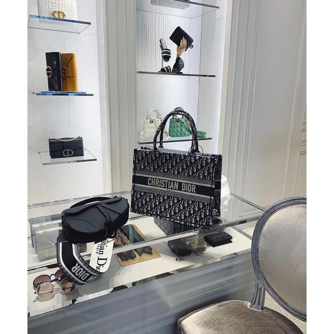 Túi Dior Tote chữ dệt 3 màu fullbox nguyên seal kèm khăn lụa size 40 đẹp hết nấc