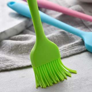 Chổi silicon đúc liền.