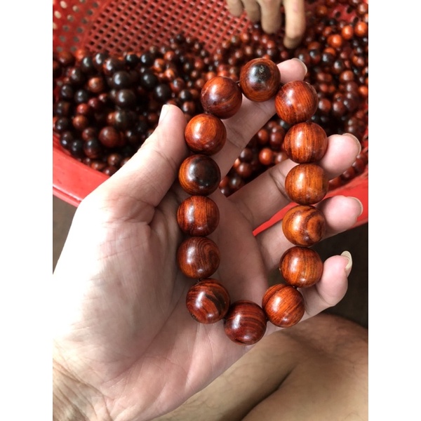 vòng gỗ trắc đỏ đen loại đẹp size từ 10 đến 16 li