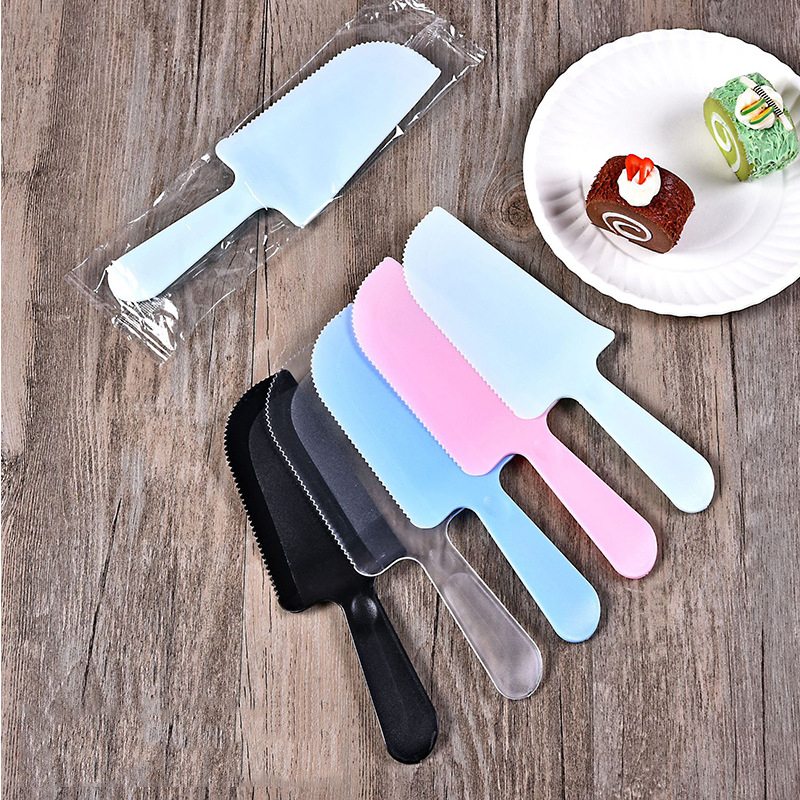 Dao Cắt Bánh Bằng Nhựa Dùng Một Lần