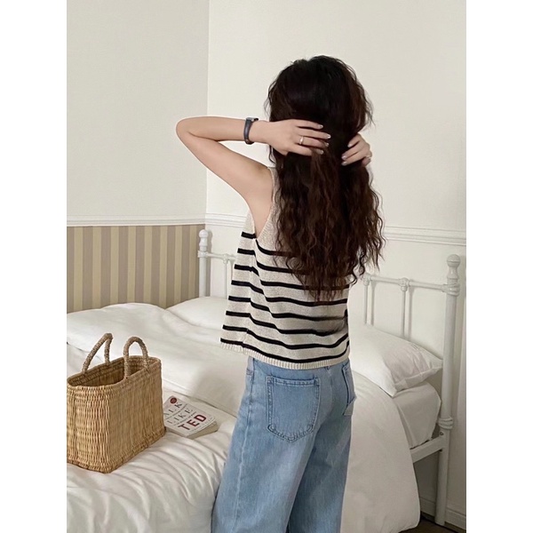 Áo len kẻ ngang, cổ tròn sát nách, không tay trơn ngực - 208BL2 - Đenta shop