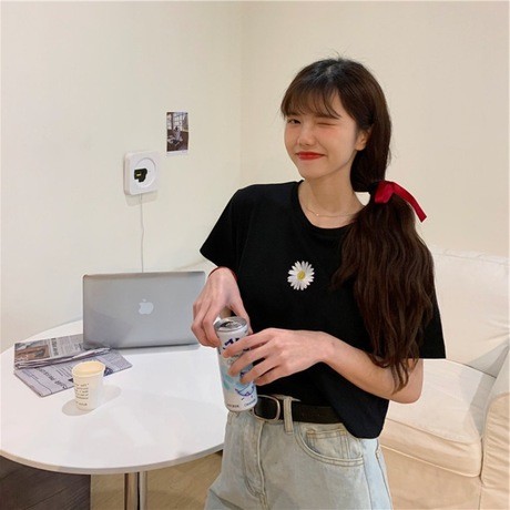 ÁO THUN NỮ CROPTOP TAY NGẮN CỔ TRÒN THÊU HÌNH BÔNG CÚC NHỎ XINH XẮN KIỂU HÀN 2020 PF309A | BigBuy360 - bigbuy360.vn