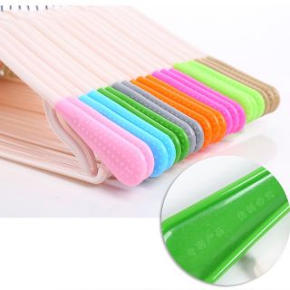 Móc treo quần áo bằng nhựa