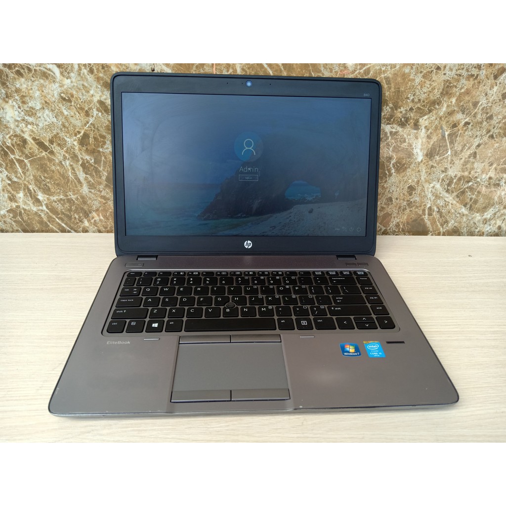 LAPTOP 8