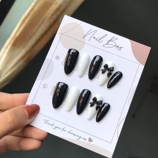 Nailbox thiết kế đen trắng, gắn nơ tặng kèm keo và dũa