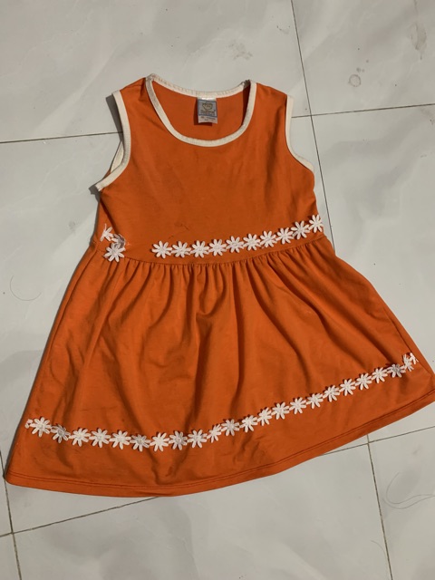 Thanh lý váy màu cam bé gái 2 tuổi đến 4 tuổi used