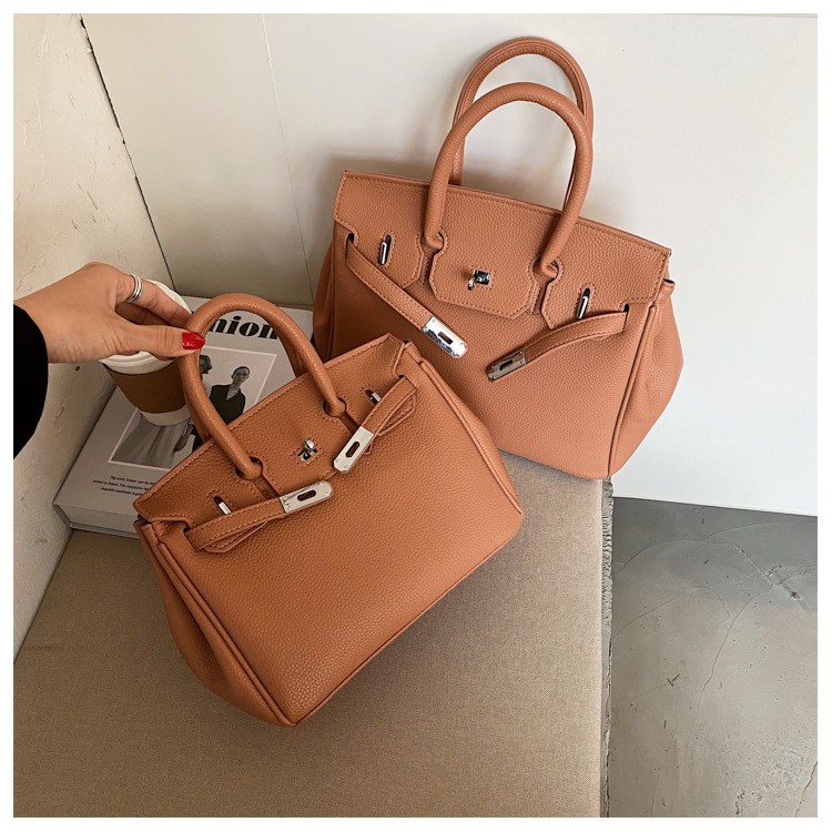 CÓ SẴN - Túi xách khóa cài cao cấp - có 2 size