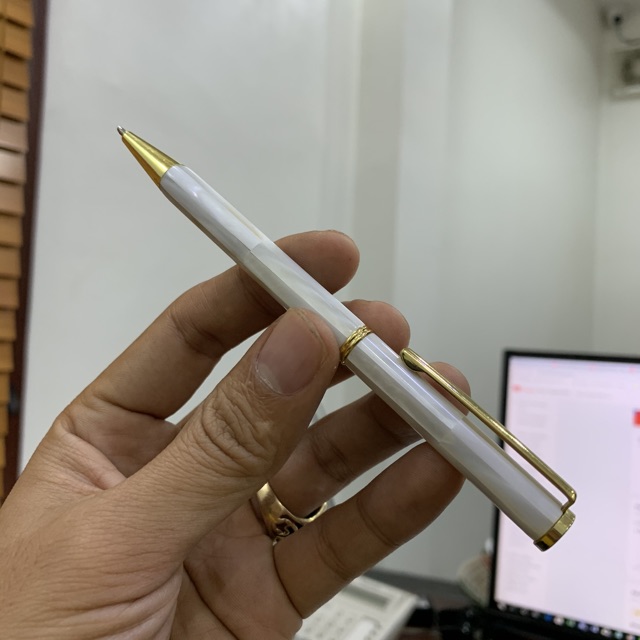 Bút cao cấp được làm thủ công từ vỏ xà cừ trắng nhập khẩu hàng VIP (PEH991-T)