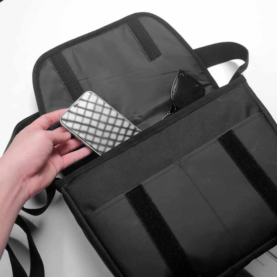 Cặp đeo chéo Adidas Black 2022