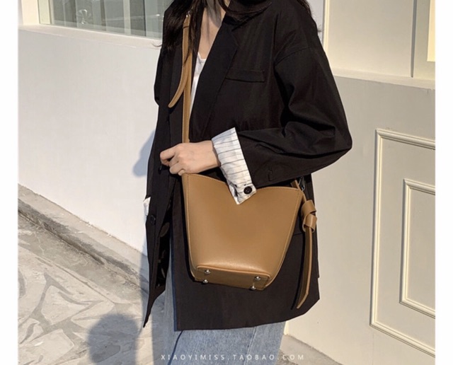 TÚI TRỐNG QUAI ĐEO CHÉO TÚI NHỎ ĐI KÈM MÀU NÂU HOT TREND 2020