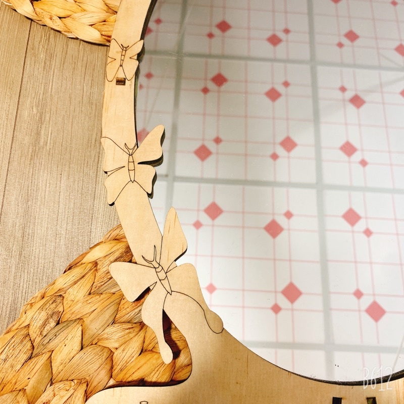 Gương treo tường bằng gỗ Elip Trung chống thấm nước