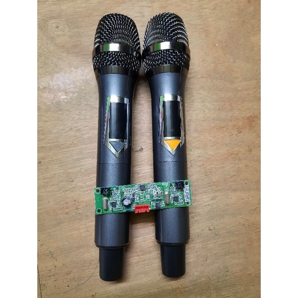 Micro Không Dây 2 Tay Micro Và 1 Bo Mic Full Nhôm Giành Cho Loa Kéo Sét Tần Số