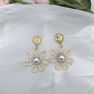 Hoa tai ghim bạc 925 thiết kế hình bông hoa khoét rỗng đính ngọc trai giả thời trang cho nữ mã C437