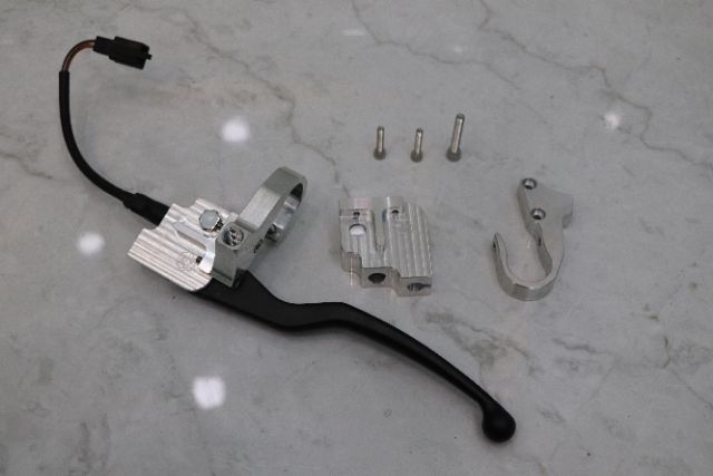 Cùm côn Suzuki Axelo CNC