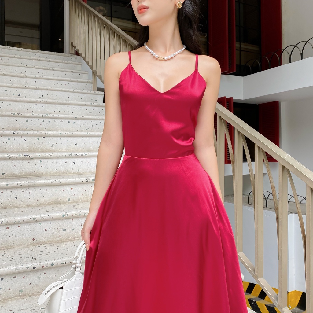 Đầm thiết kế hở lưng buộc nơ dáng dài, 2 dây, váy xòe, body thời trang cao cấp chất phi lụa sang trọng, hiện đại
