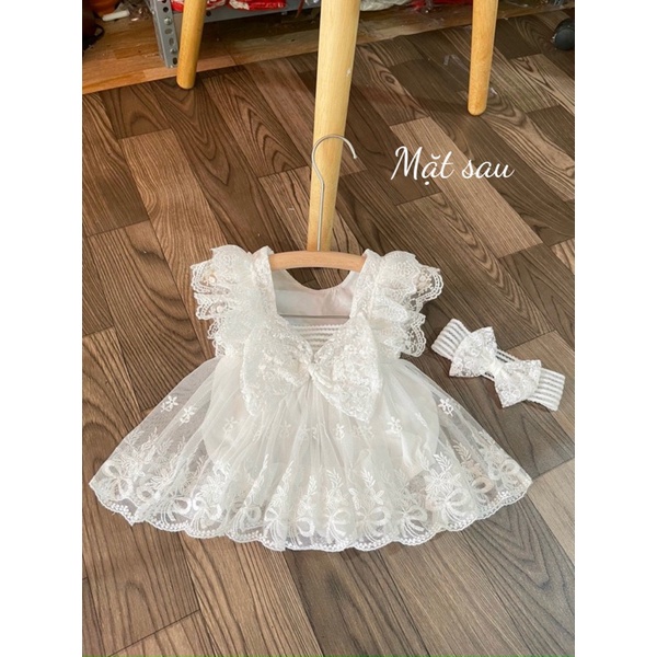Set thêu trắng kèm tuban chip