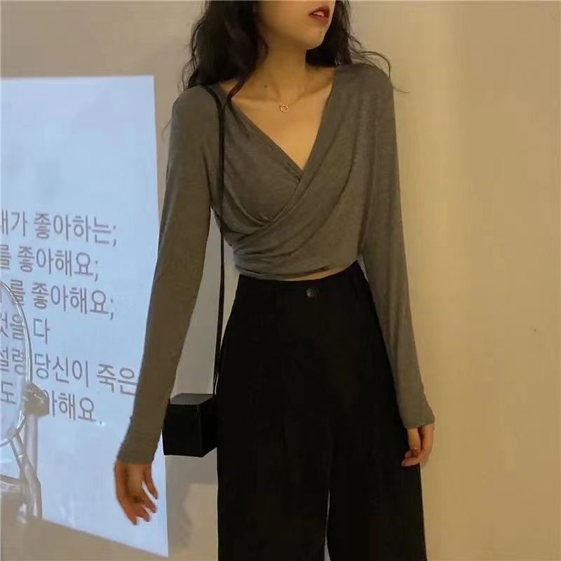 Áo thun COZOK tay dài cổ chữ V ôm dáng đơn giản đa năng