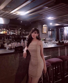 Váy nhũ kim sa