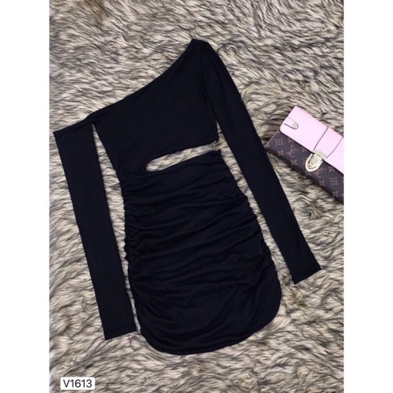Đầm body khoét eo tay dài
