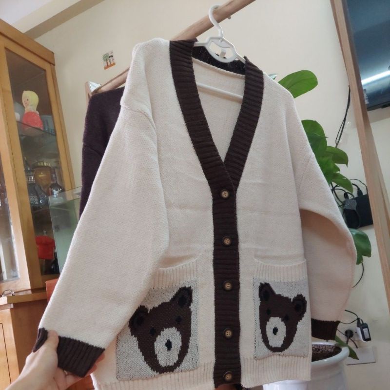 Áo len cardigan hình gấu . Hàng QC