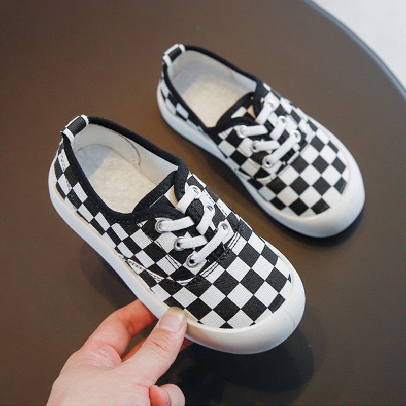 Giày thể thao bằng vải canvas màu trơn độc đáo thời trang xuân hè cho bé