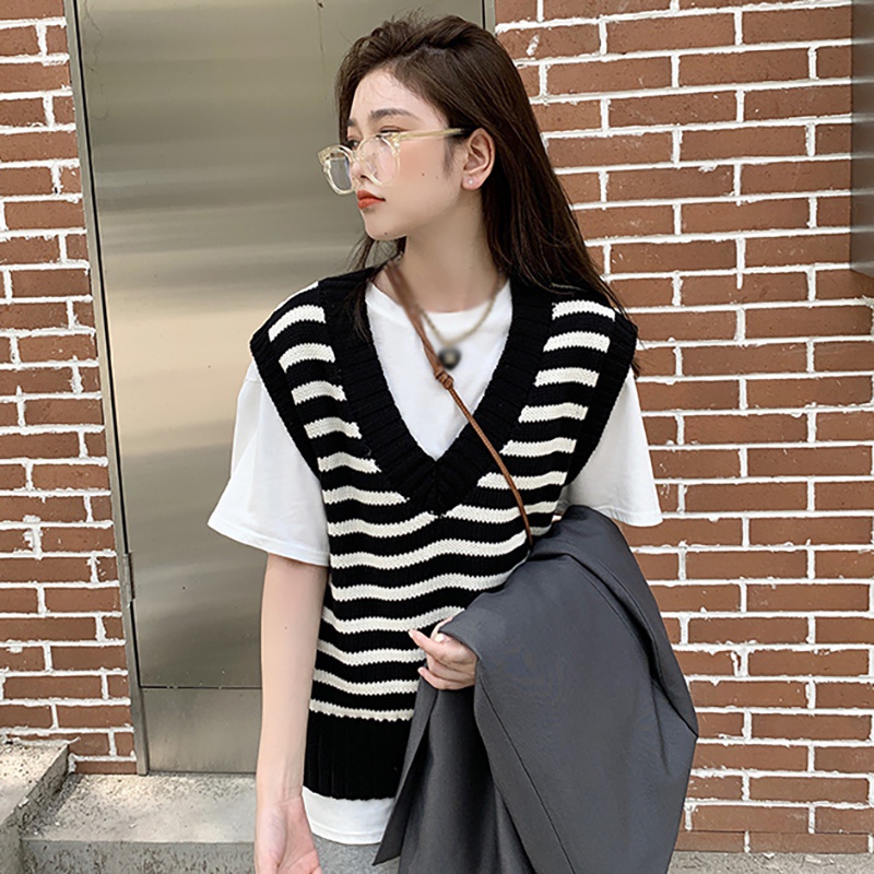 Áo len không tay cổ chữ v form rộng họa tiết kẻ sọc | BigBuy360 - bigbuy360.vn