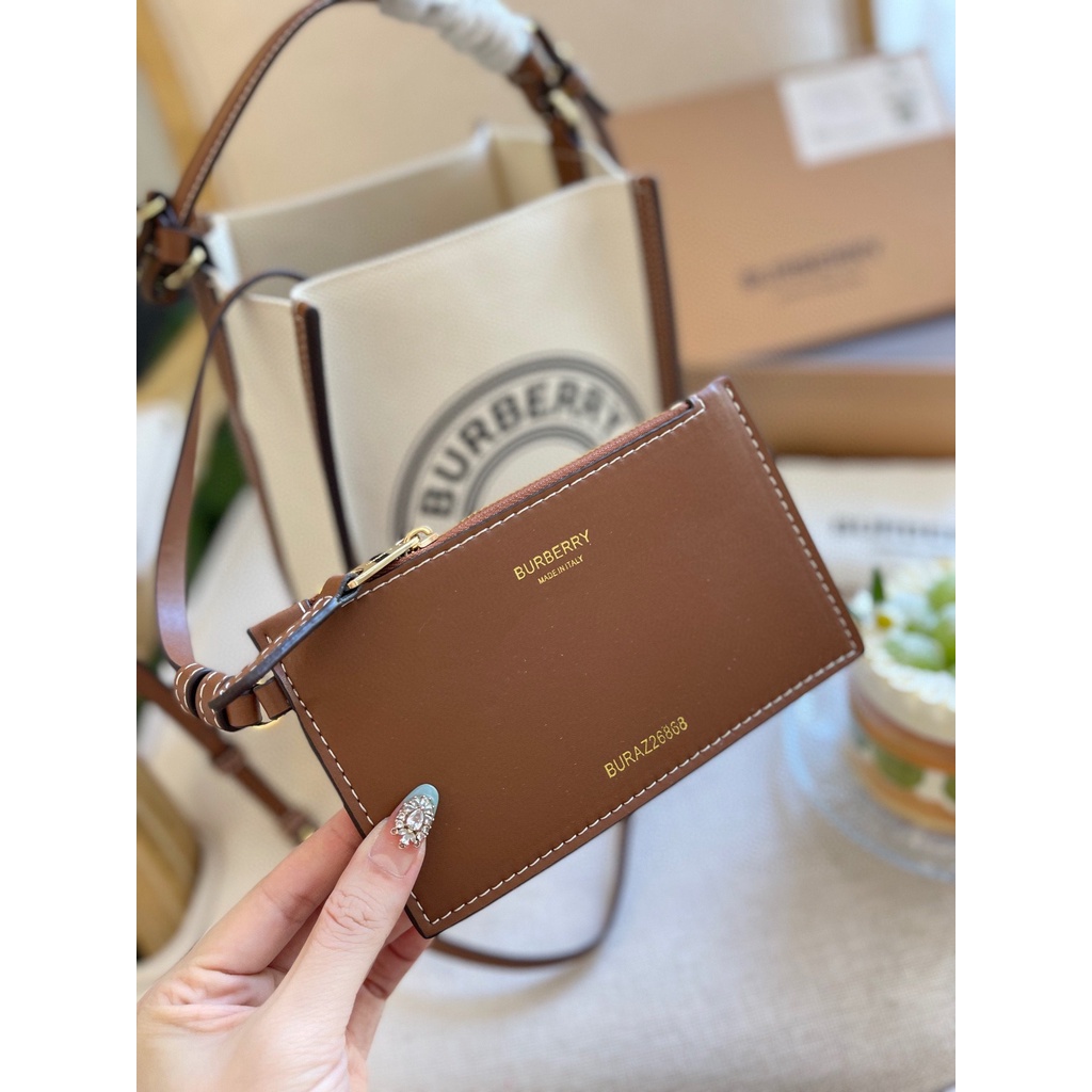 Túi Đeo Chéo Burberry Phong Cách Thể Thao Sang Trọng Cho Nam Và Nữ