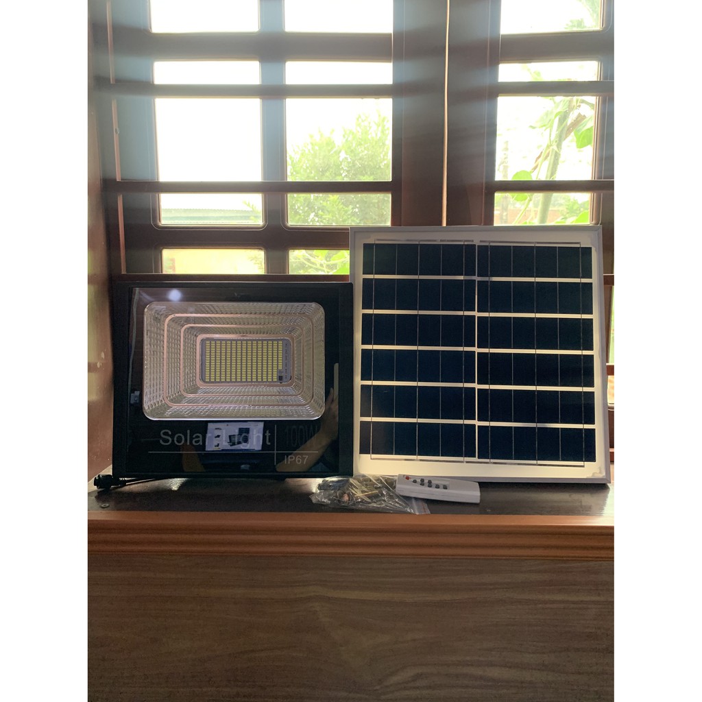 Bộ đèn Led pha năng lượng mặt trời 100W siêu sáng- Có chế độ bật tắt tự động, điều khiển từ xa, chống nước IP67