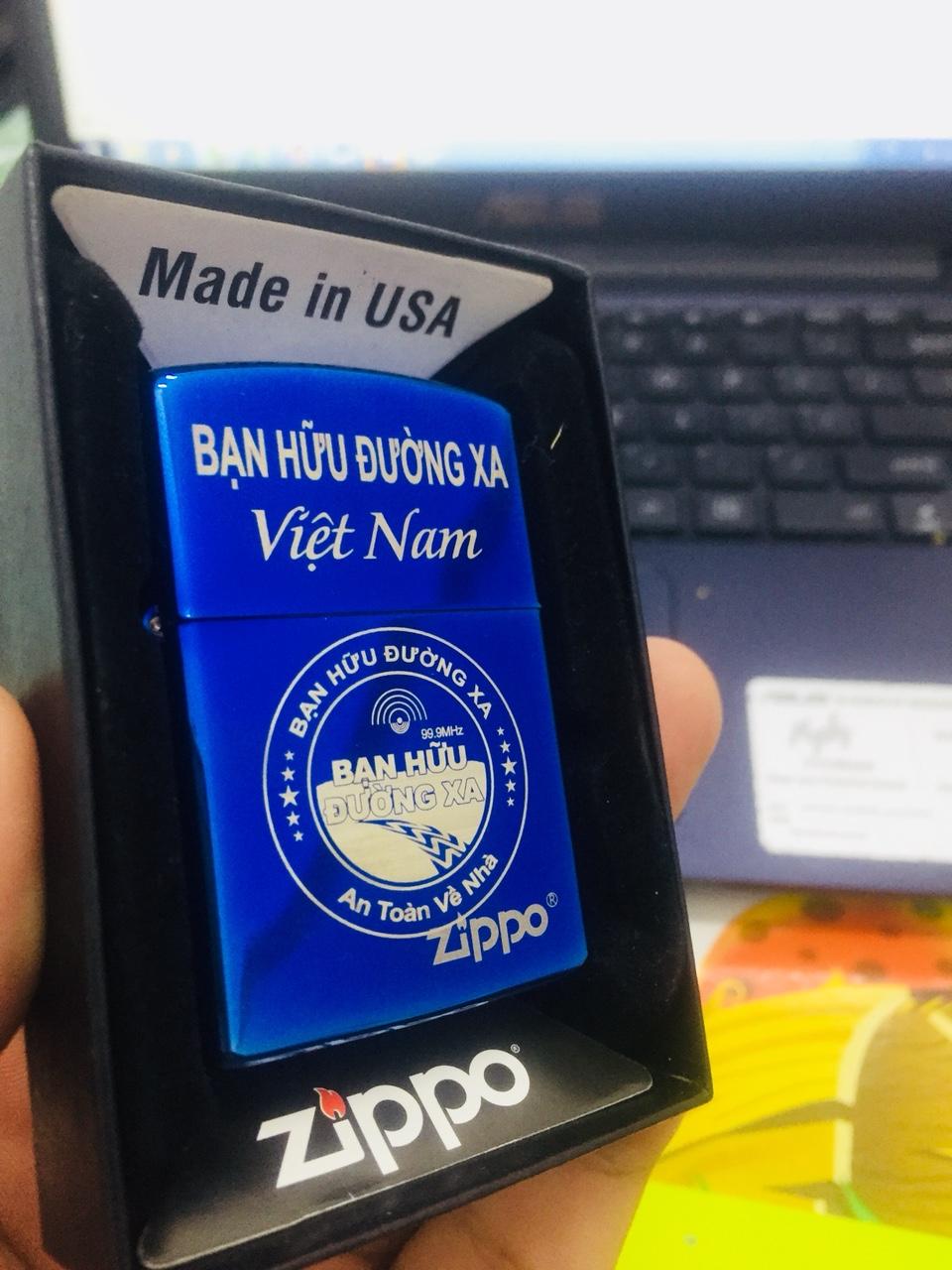 Vỏ Bật Lửa Zippo USA Logo Bạn Hữu Đường Xa